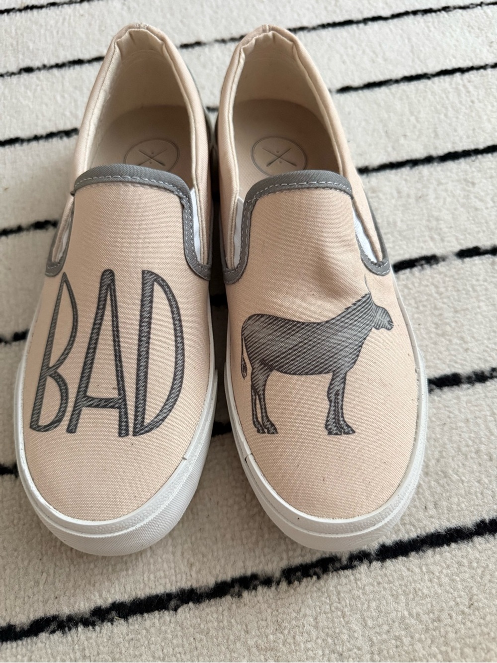 NEW Bad Donkey Sneakers Size 8.5 🫏